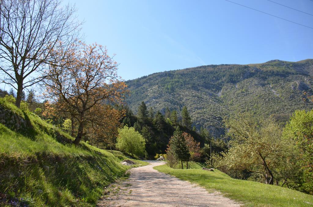 Camping Calme Et Nature Castellane Zewnętrze zdjęcie
