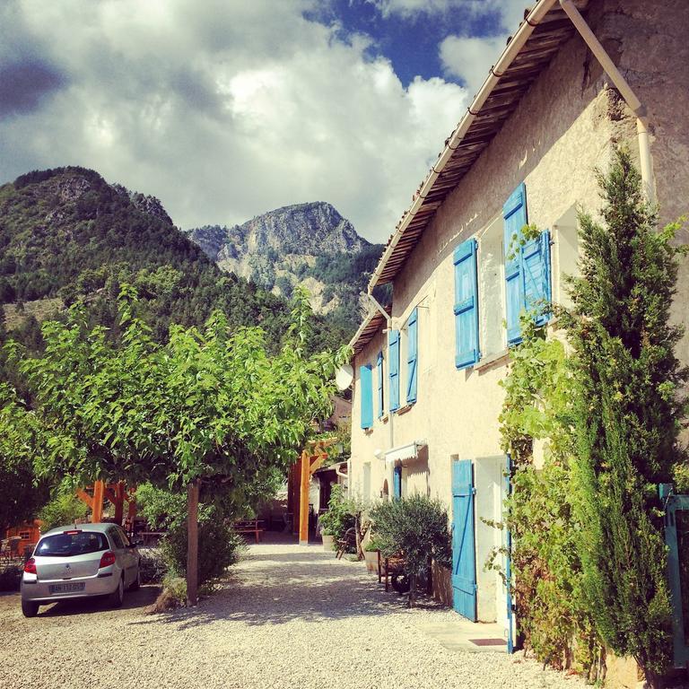 Camping Calme Et Nature Castellane Zewnętrze zdjęcie
