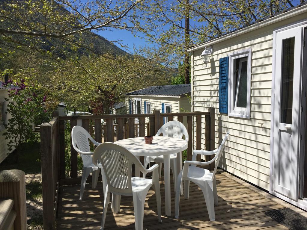 Camping Calme Et Nature Castellane Zewnętrze zdjęcie