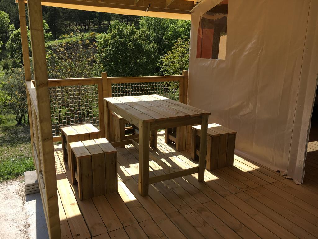 Camping Calme Et Nature Castellane Zewnętrze zdjęcie