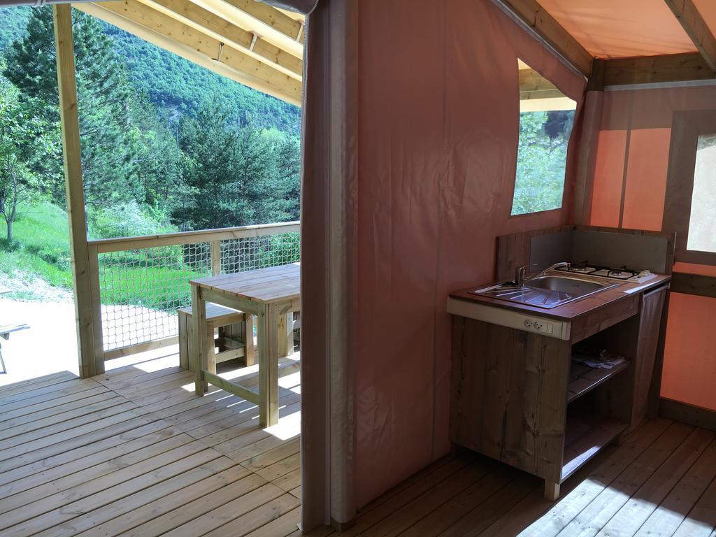 Camping Calme Et Nature Castellane Zewnętrze zdjęcie